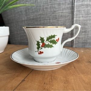 Vintage Christmas Holly & Berries Tea Cup & Saucer Made in Romania ARPO
